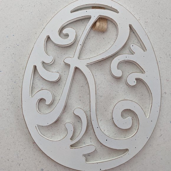 Pretty Scroll Cursive "R" Initial Easter Egg - NWT - Picture 1 of 1